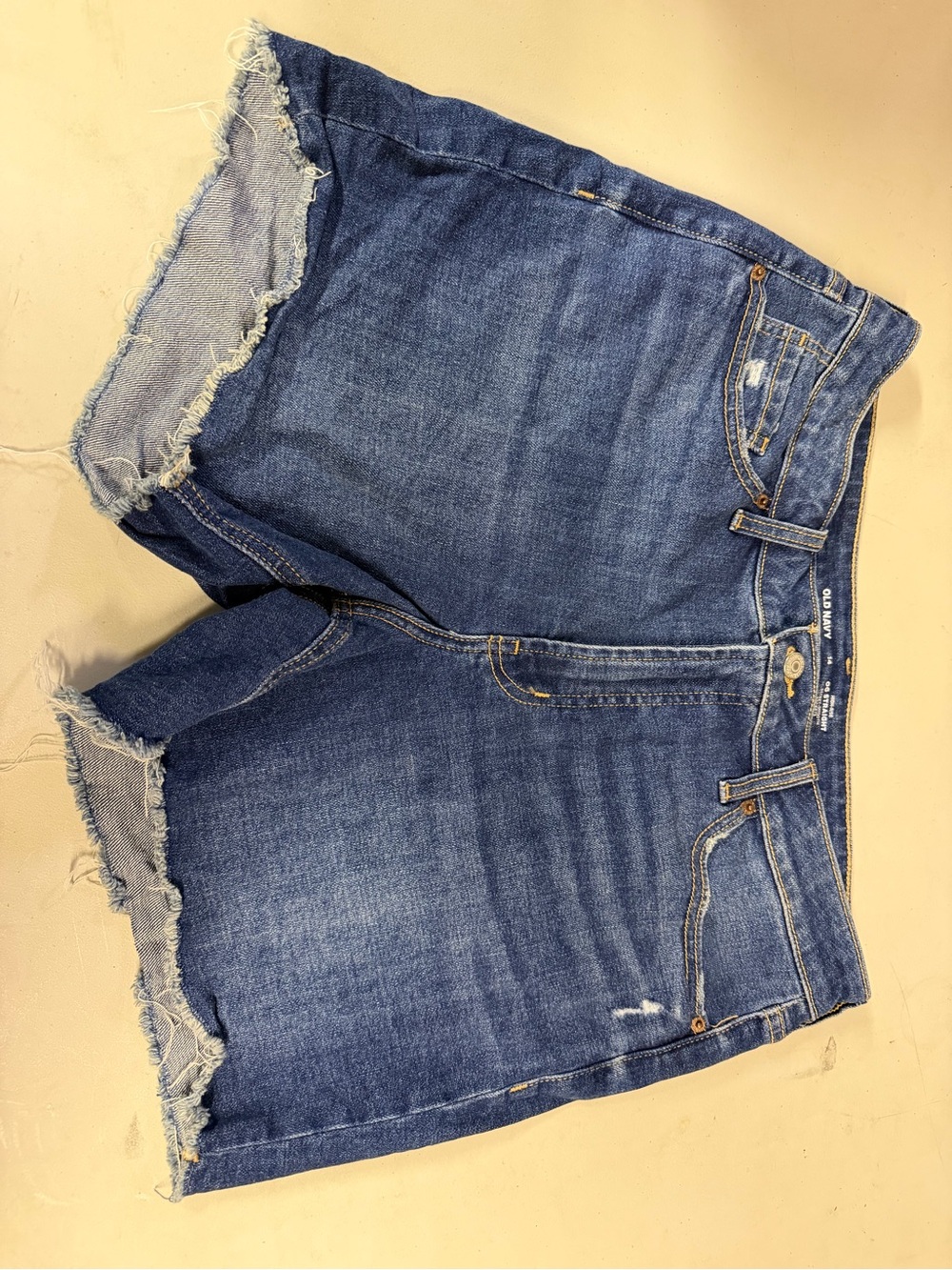 Old navy women’s size 14 High-Rise Frayed Hem Denim Shorts